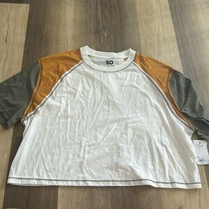 NWT women’s raglan tee